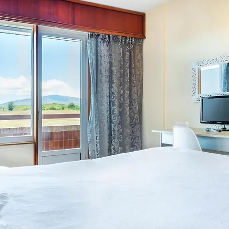 Vejo 3* رينوسا