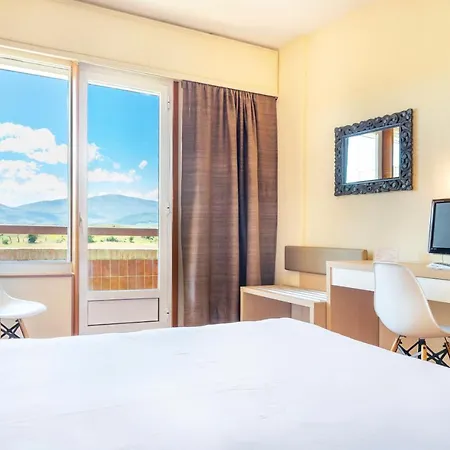 Vejo 3* رينوسا