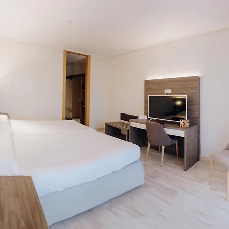 Vejo Hotel 3*