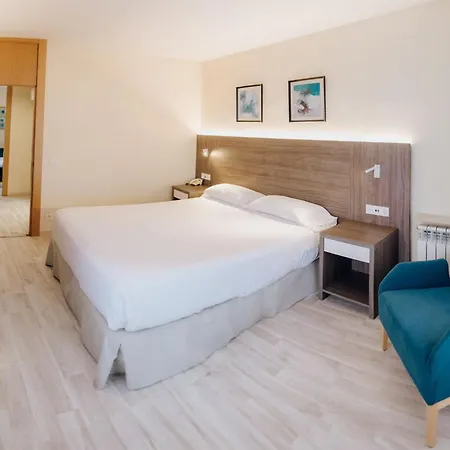 Vejo 3* رينوسا